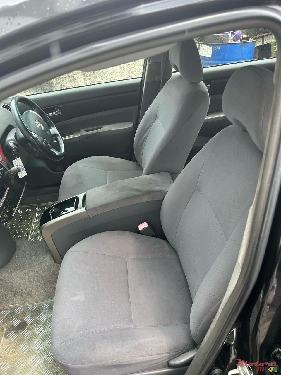 2008' Toyota Prius photo #5