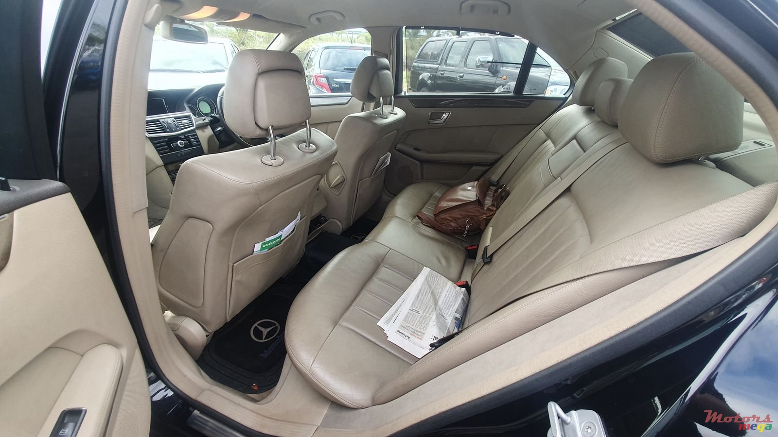 2010' Mercedes-Benz E250 photo #6