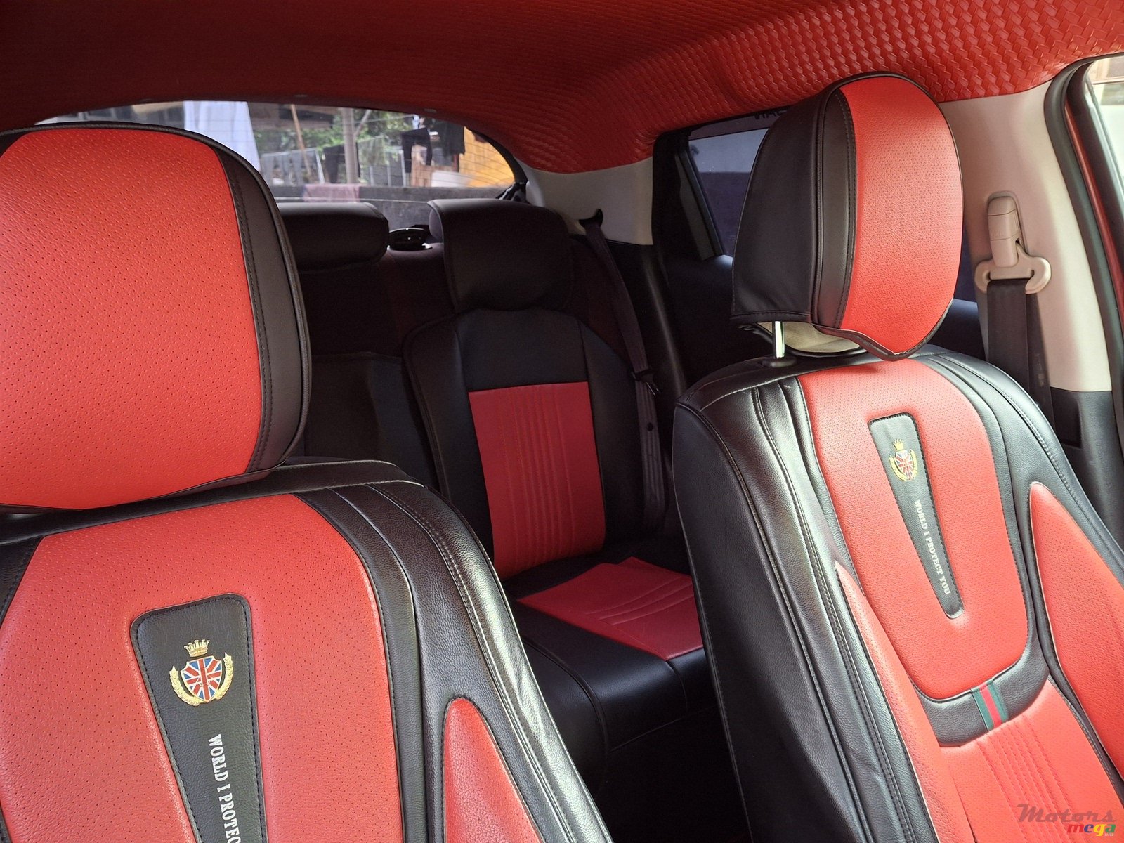 2012' Nissan Juke photo #6