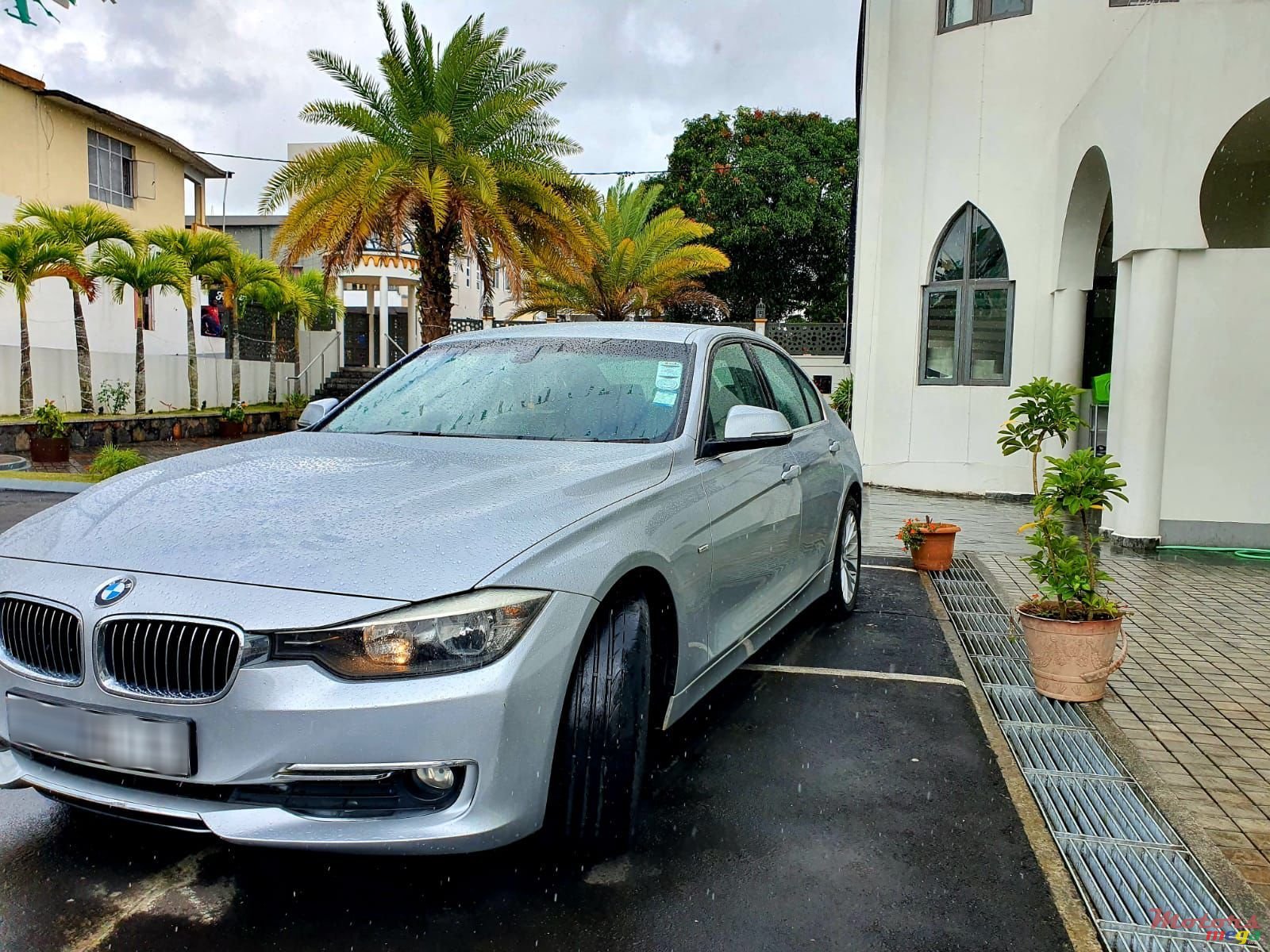 2014' BMW 316 photo #4