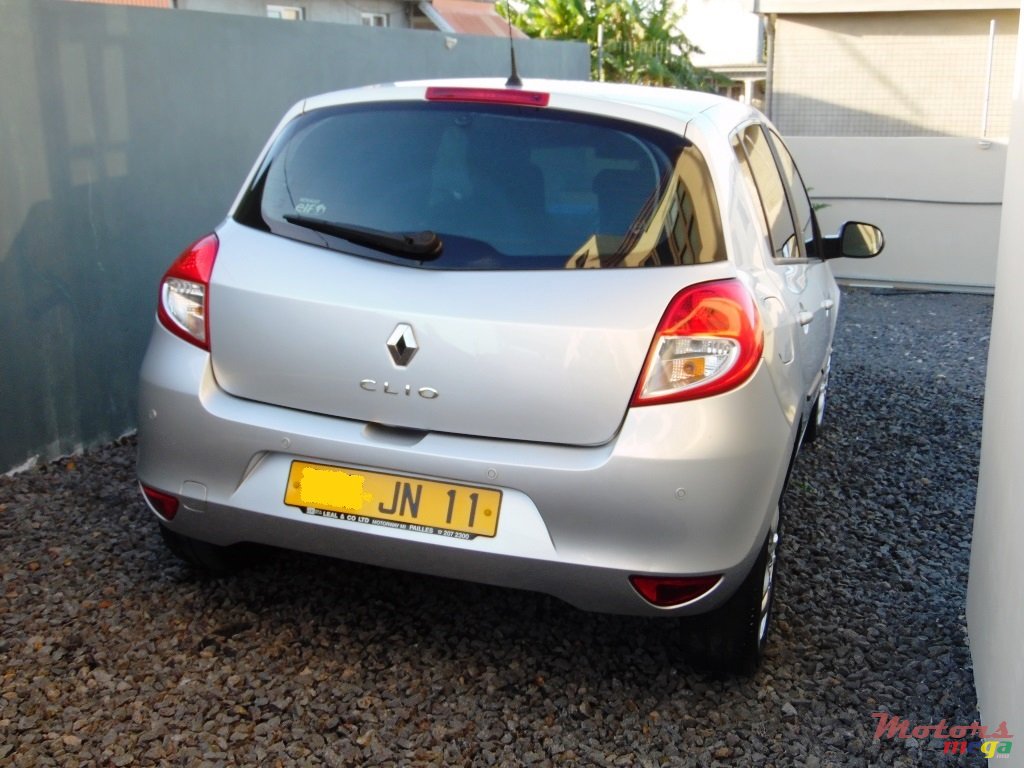 2011' Renault Clio Tce photo #2