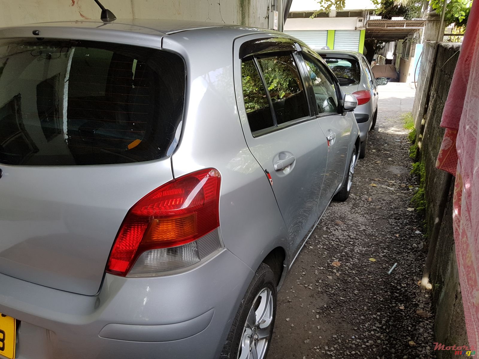 2008' Toyota Vitz photo #3