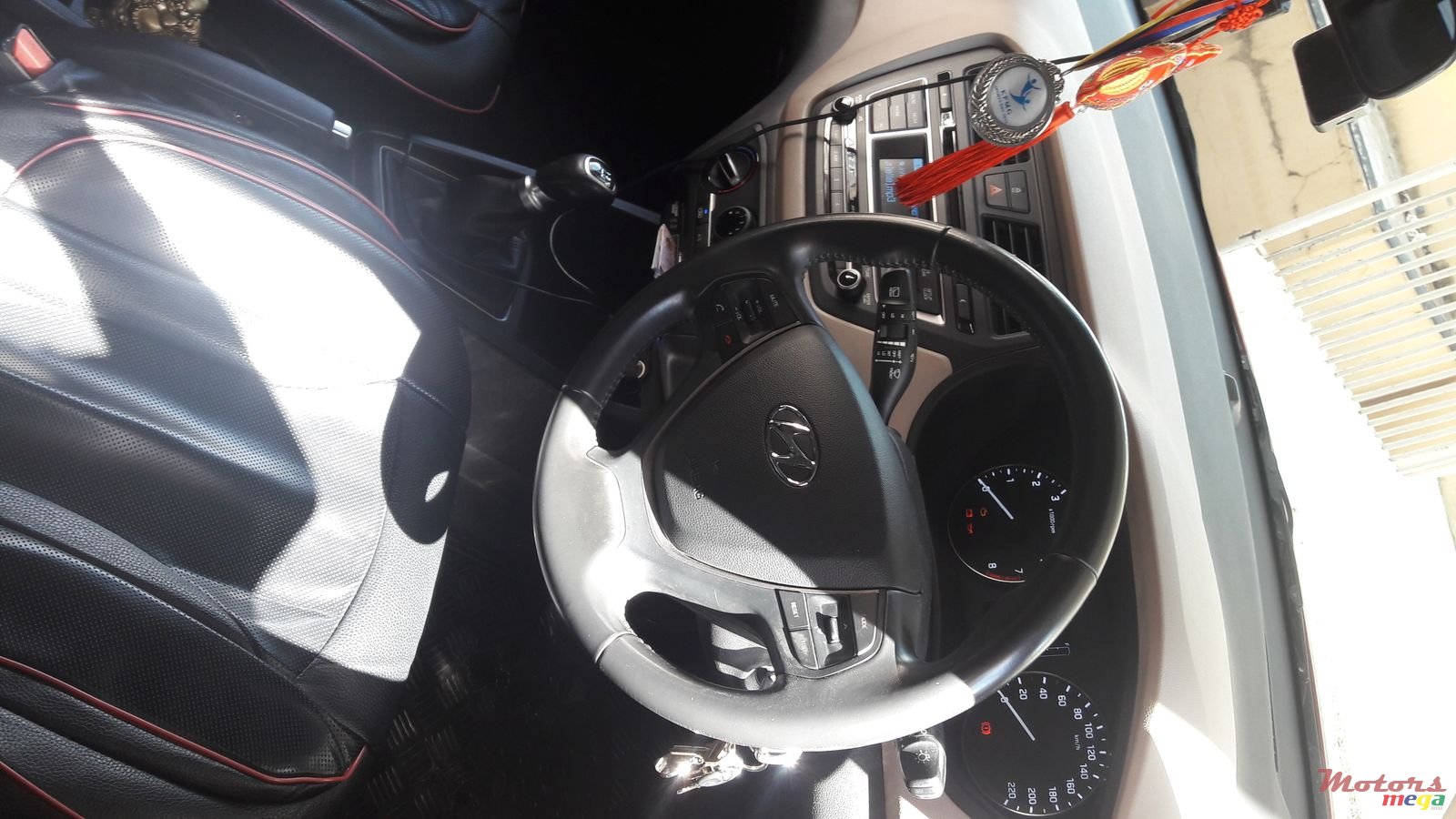 2015' Hyundai i20 photo #1