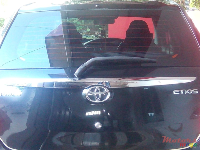 2013' Toyota photo #5