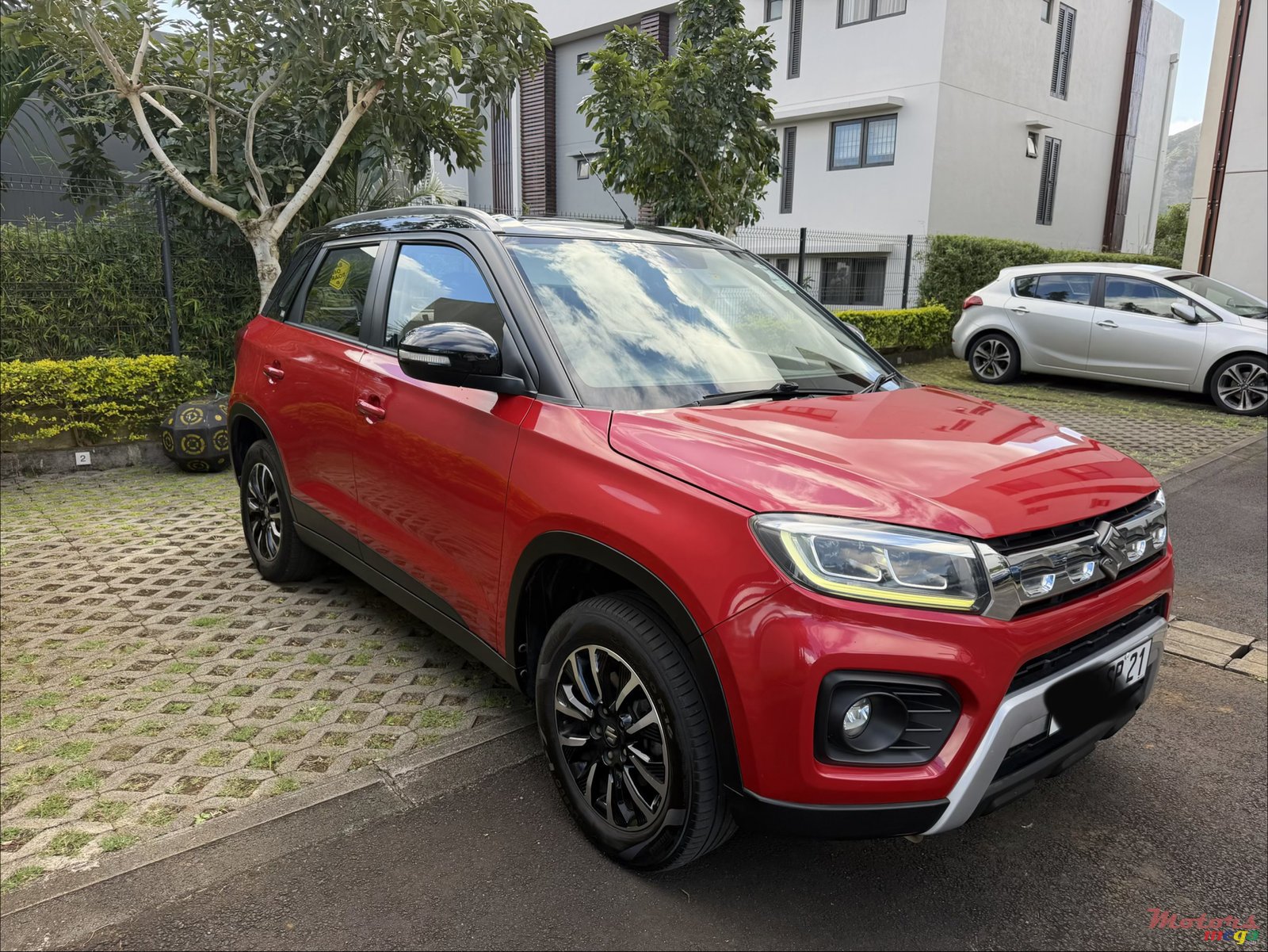 2021' Suzuki Vitara photo #3