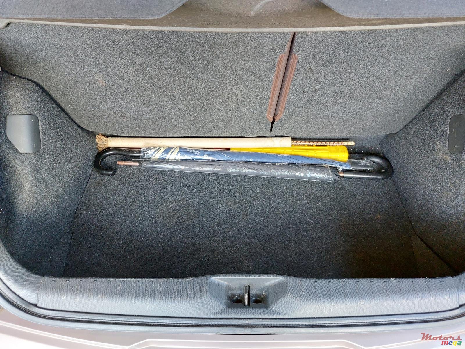 2010' Nissan March photo #6