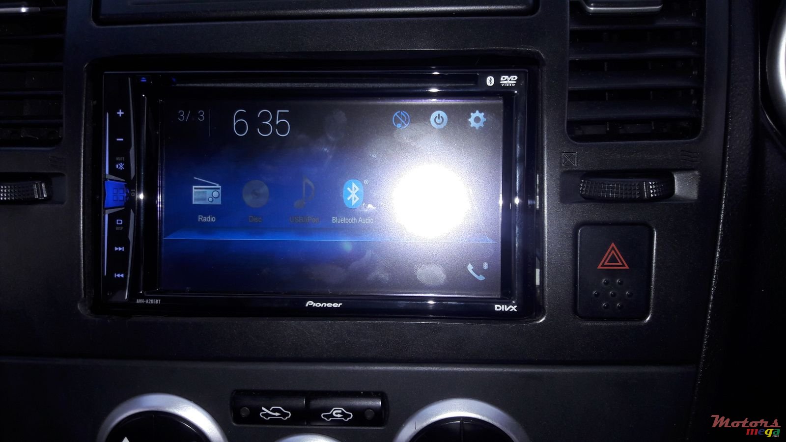 2007' Nissan Tiida photo #1