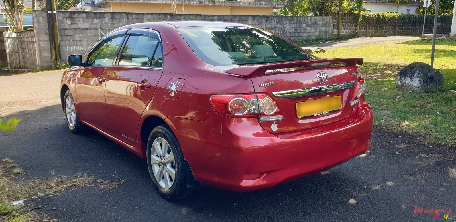 2012' Toyota Corolla GLI photo #3
