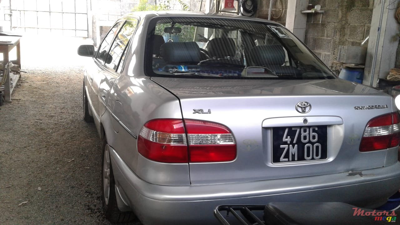 2000' Toyota Corolla photo #7