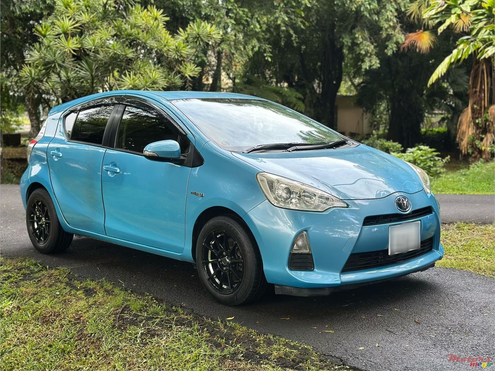 2014' Toyota Aqua photo #1