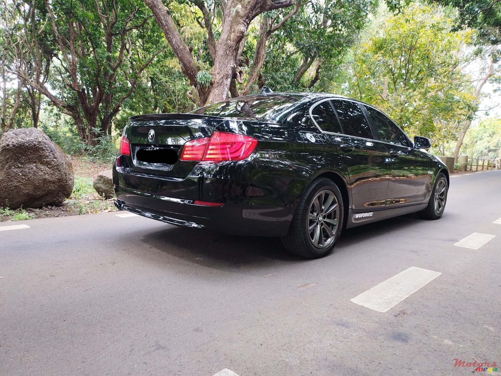 2010' BMW 523 photo #2