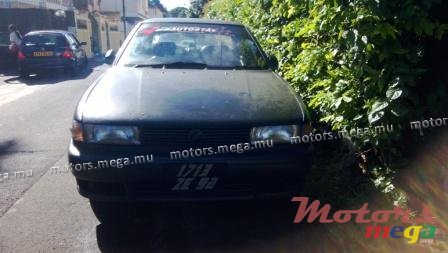 1992' Nissan Sunny photo #1