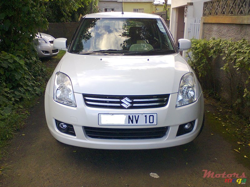 2010' Suzuki Swift photo #1