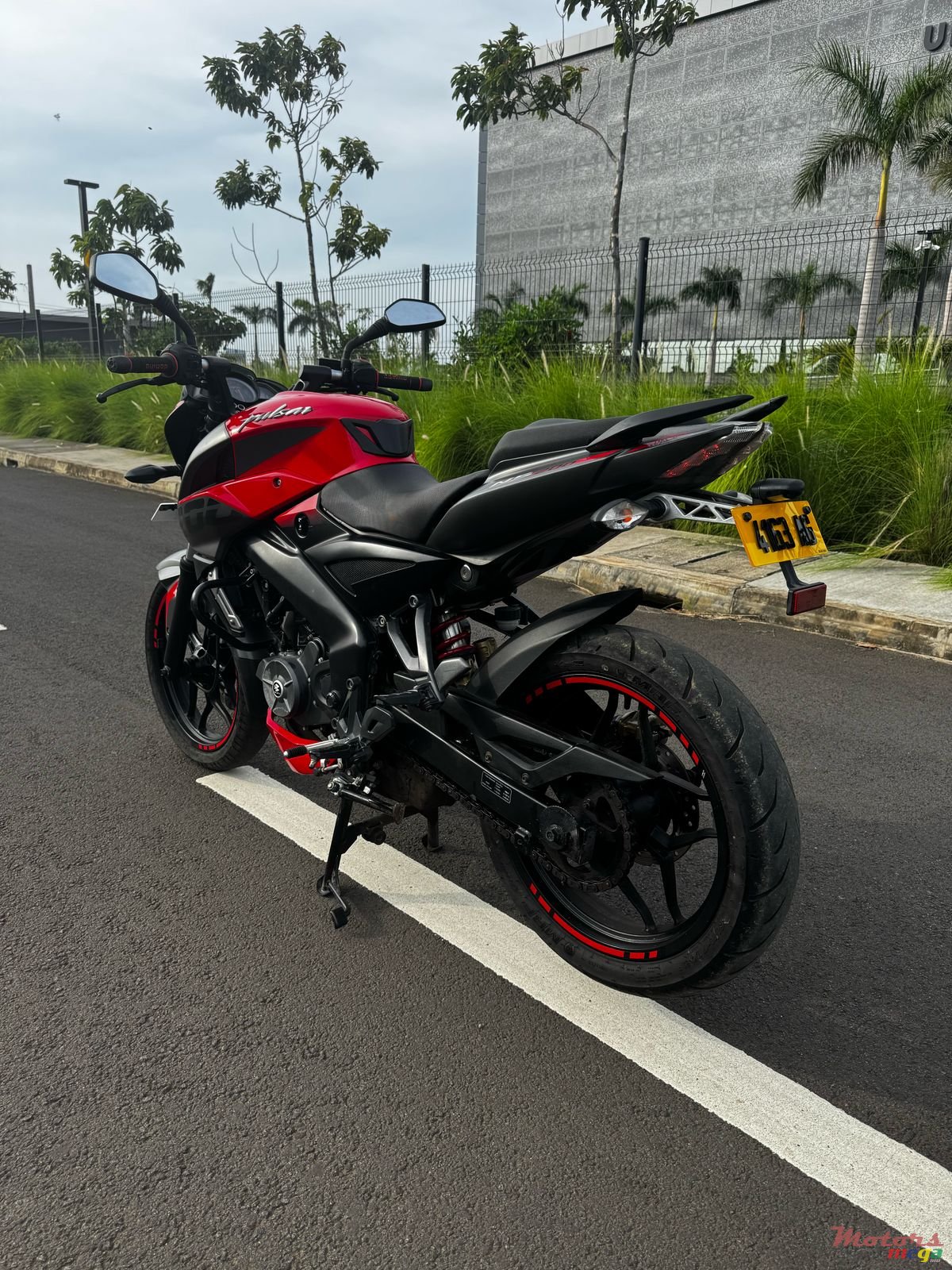 2021' Bajaj photo #2