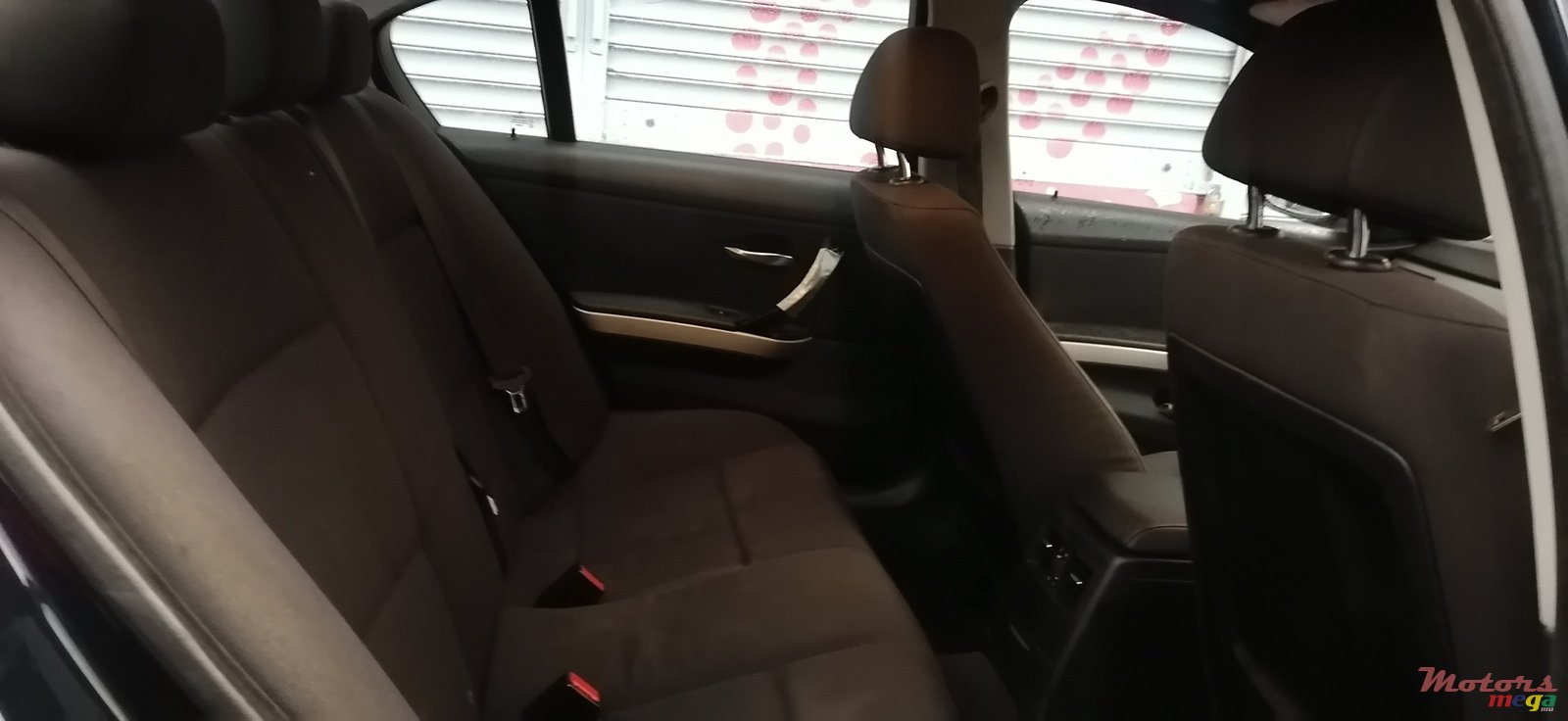 2009' BMW 320 photo #5