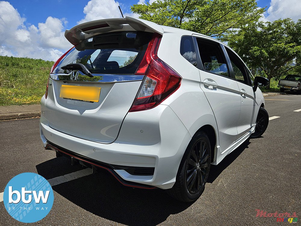 2020' Honda Jazz Sport photo #4