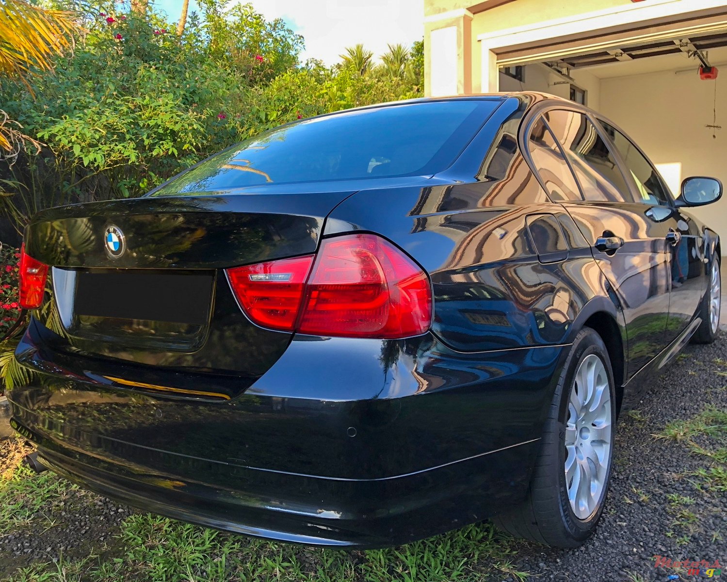 2009' BMW 3 Series E90 318i photo #4