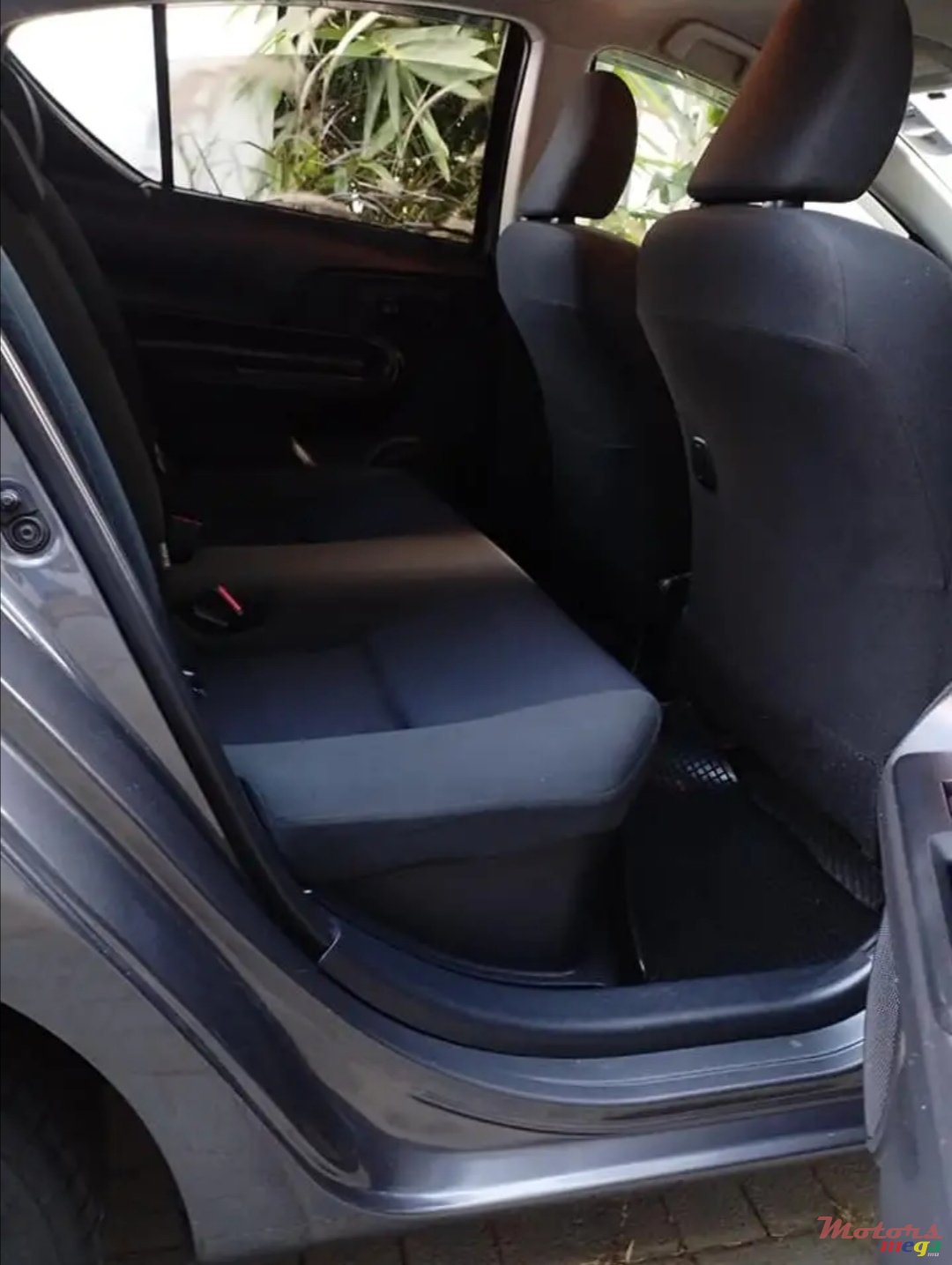 2016' Toyota Aqua photo #4