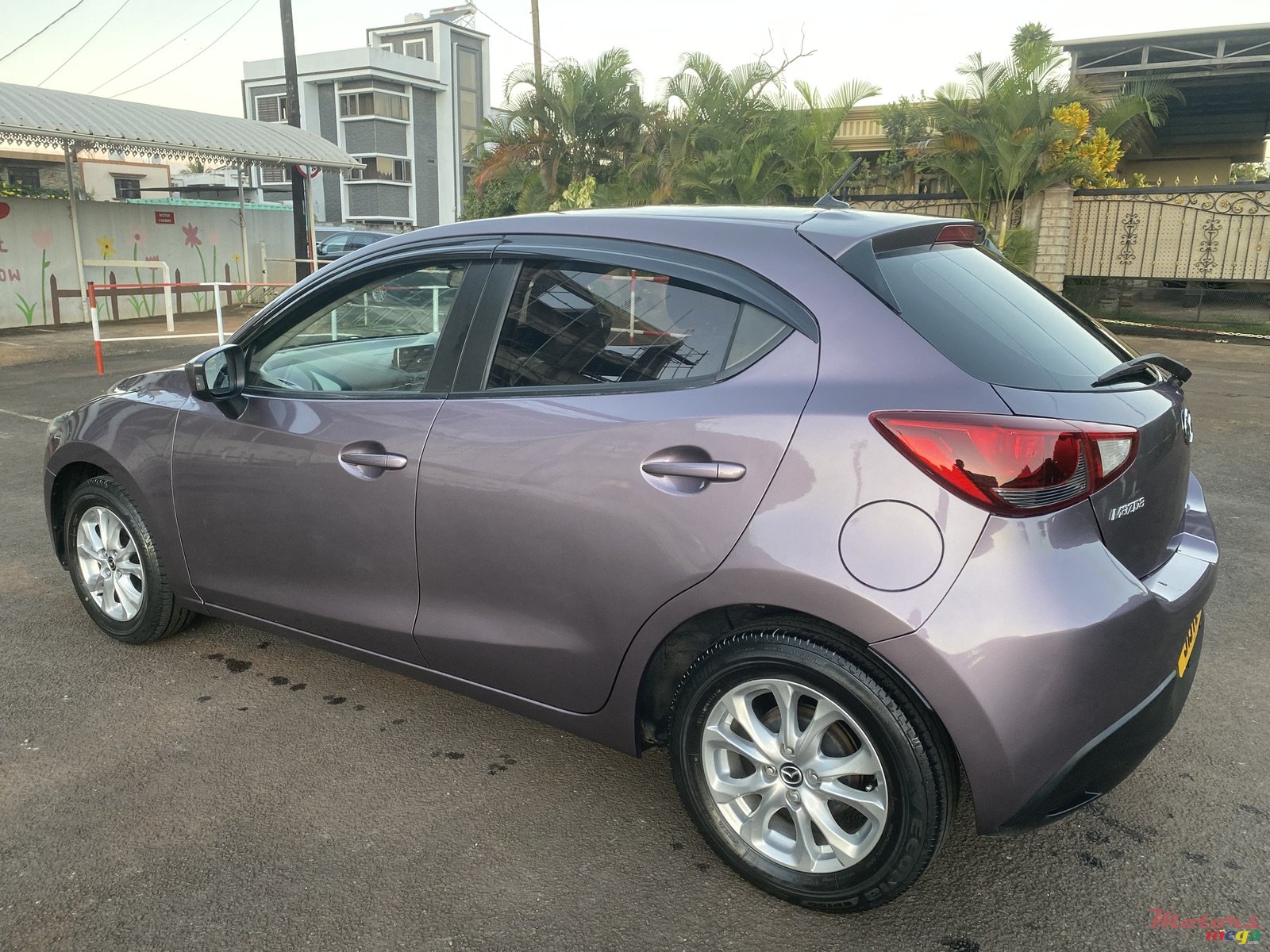 2015' Mazda 2 Sky-Active photo #5