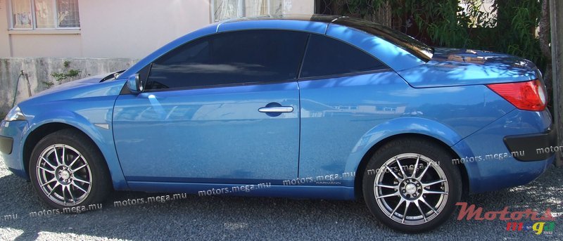 2006' Renault Megane Cabriolet photo #2