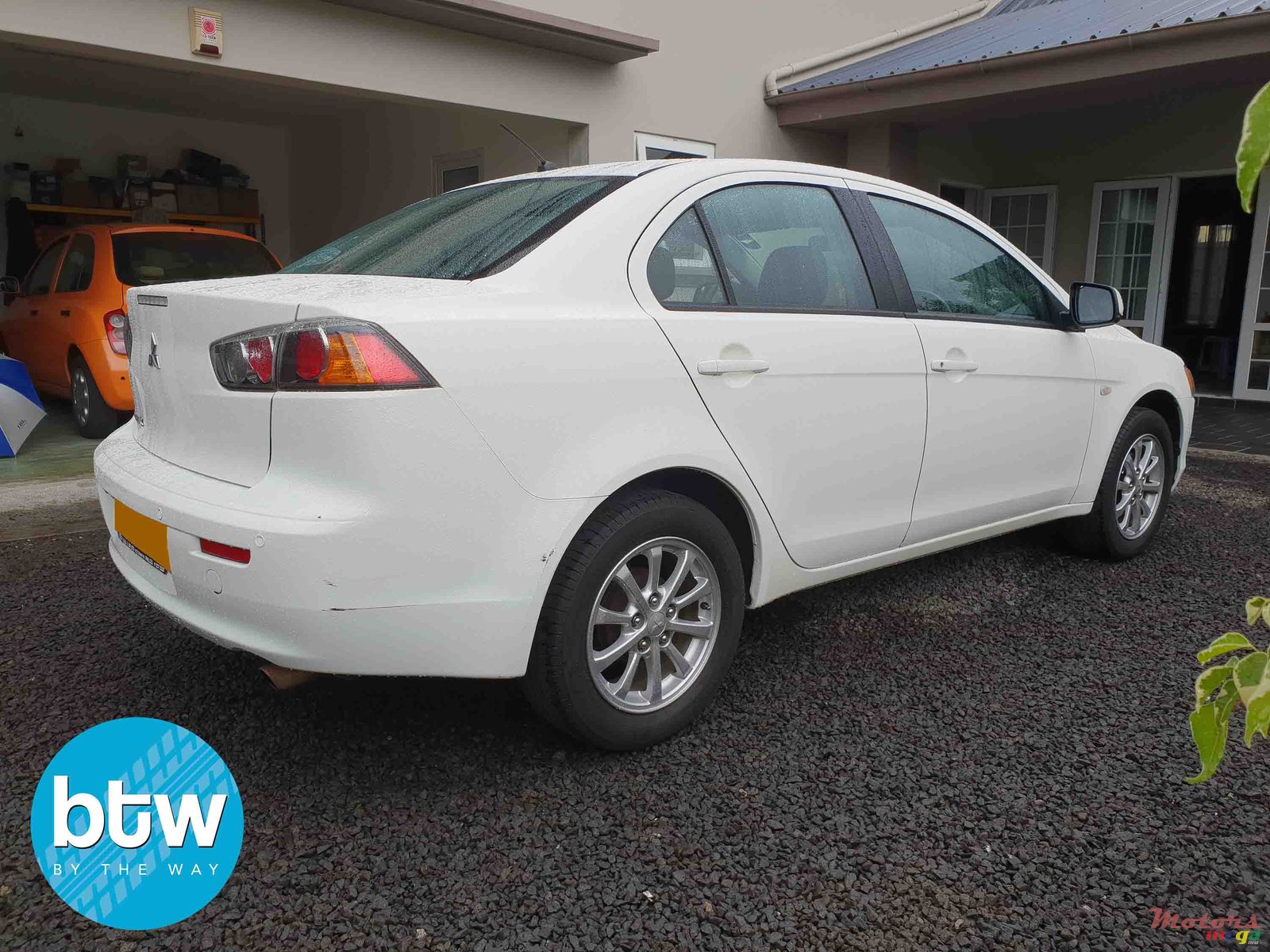 2016' Mitsubishi Lancer Ex photo #3