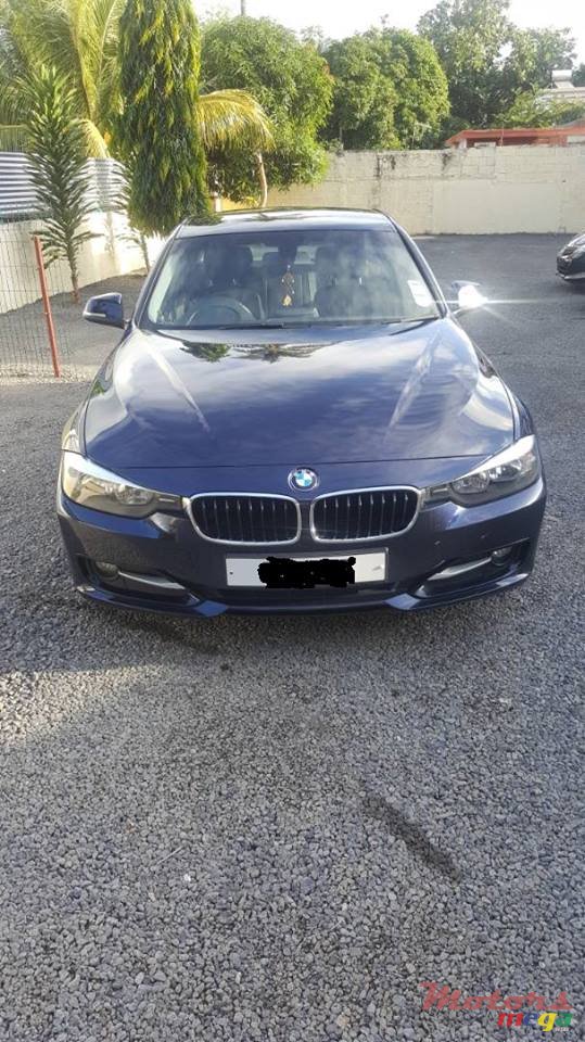 2013' BMW 3 Series Sedan none photo #2