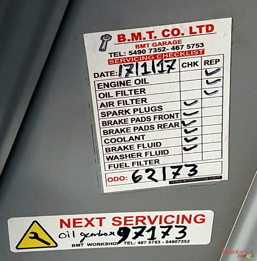 2011' Nissan Juke photo #6