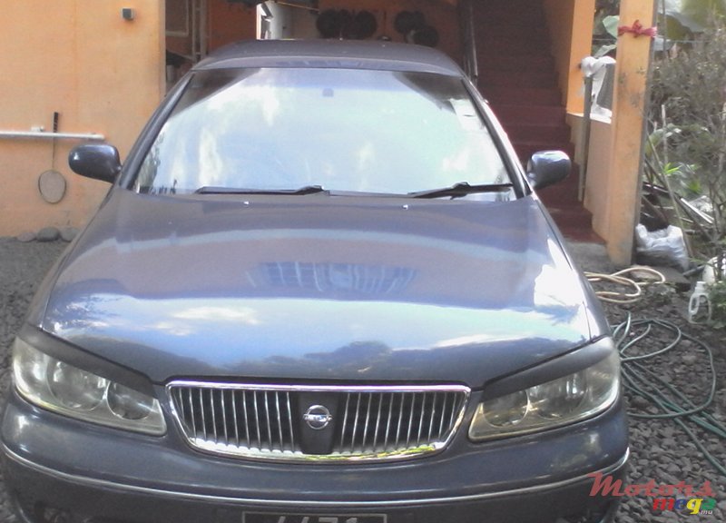 2004' Nissan Sunny photo #1