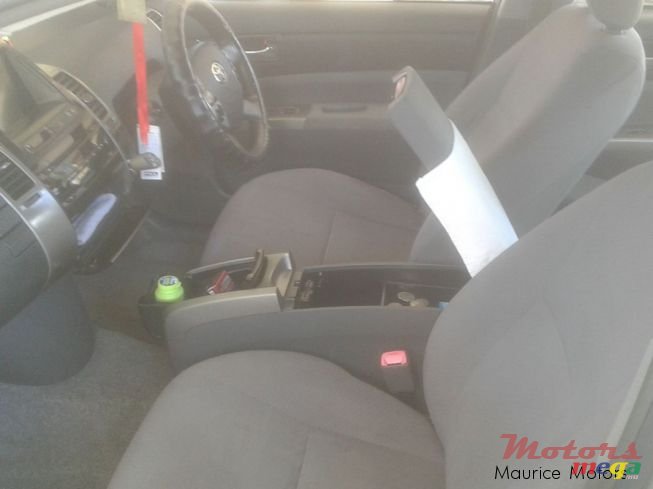 2009' Toyota Prius photo #4