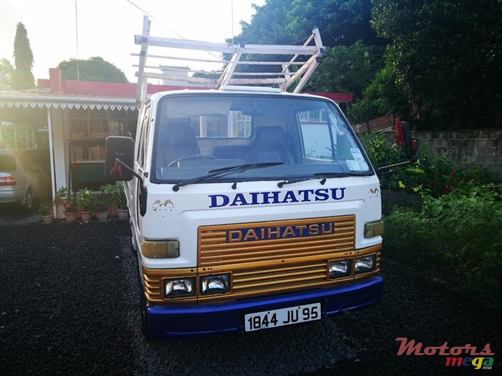 1995' Daihatsu photo #1