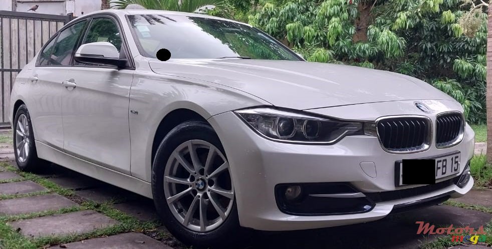2015' BMW 320 photo #3