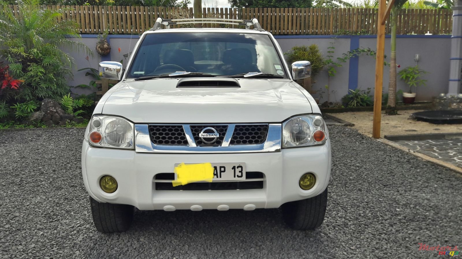 2013' Nissan Hardbody NP300, Predator photo #2