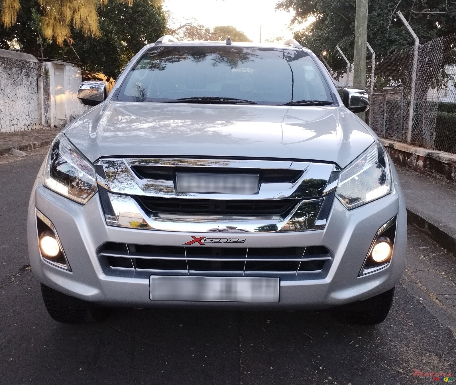 2017' Isuzu photo #3