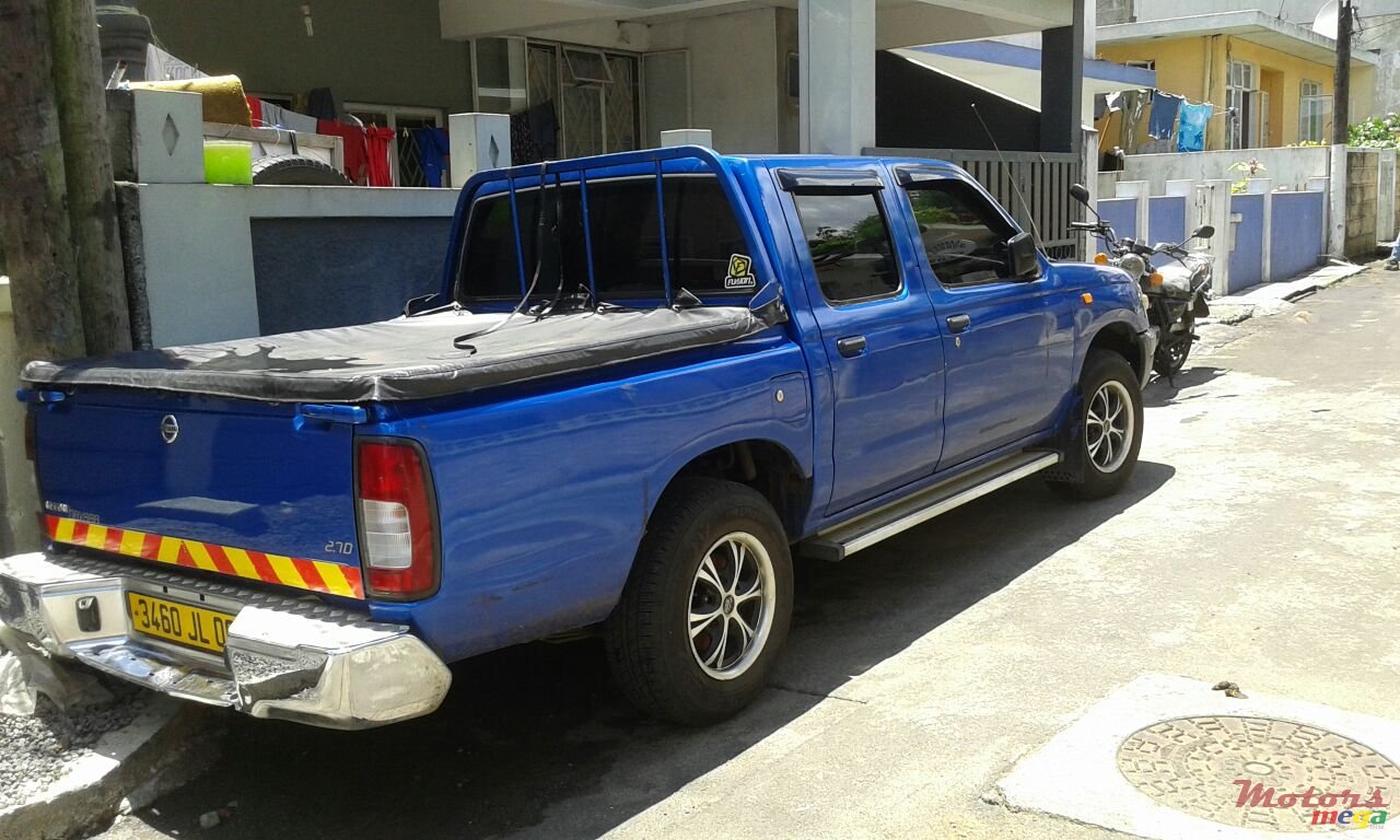 2000' Nissan Navara photo #3