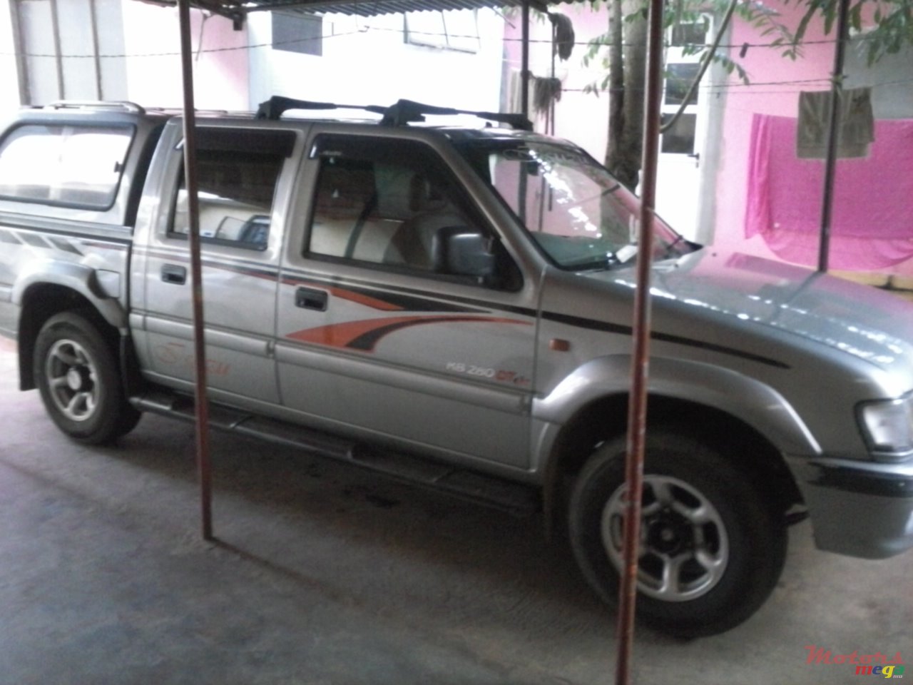 2000' Isuzu i-280 photo #1