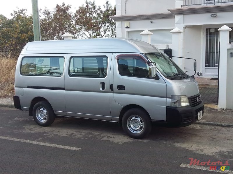 2004' Nissan Caravan photo #1