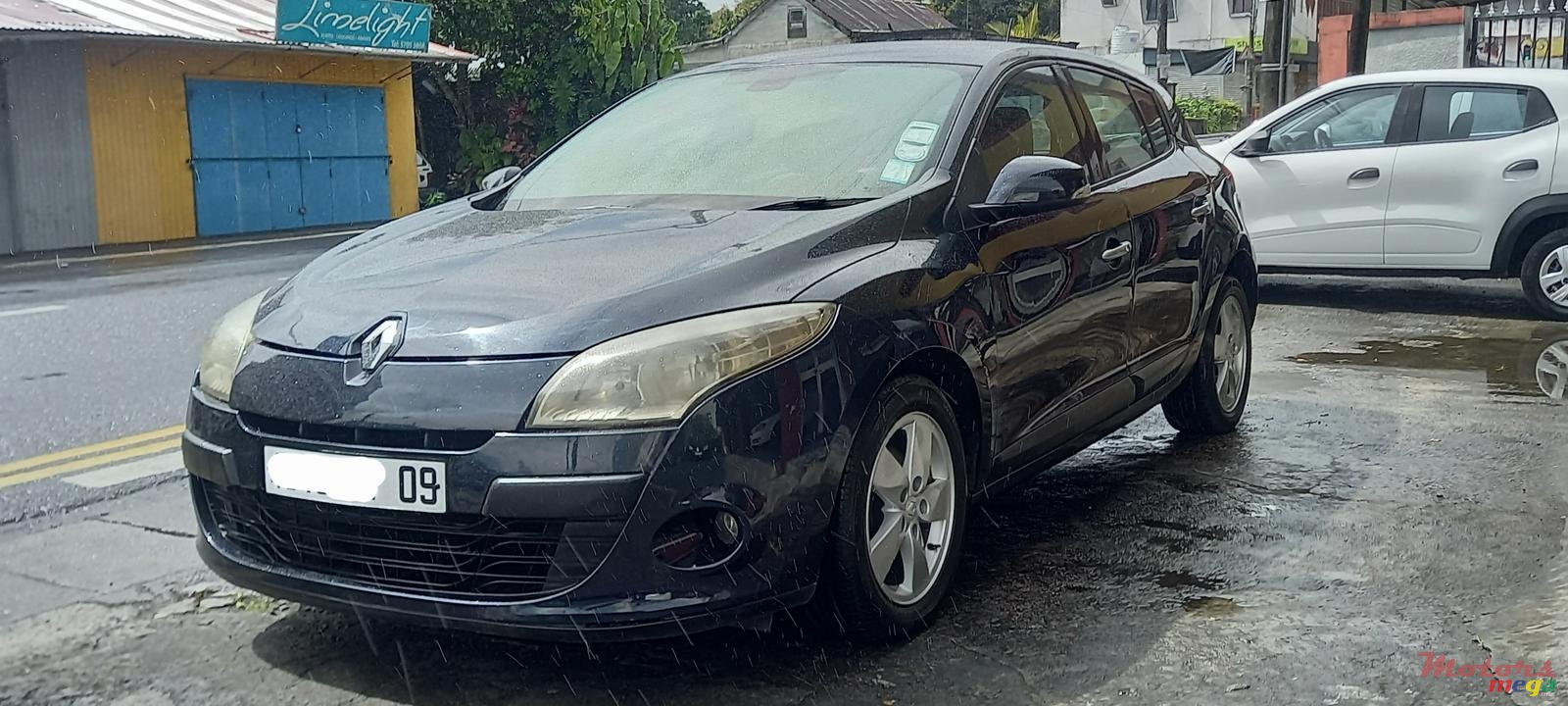 2009' Renault Megane photo #2