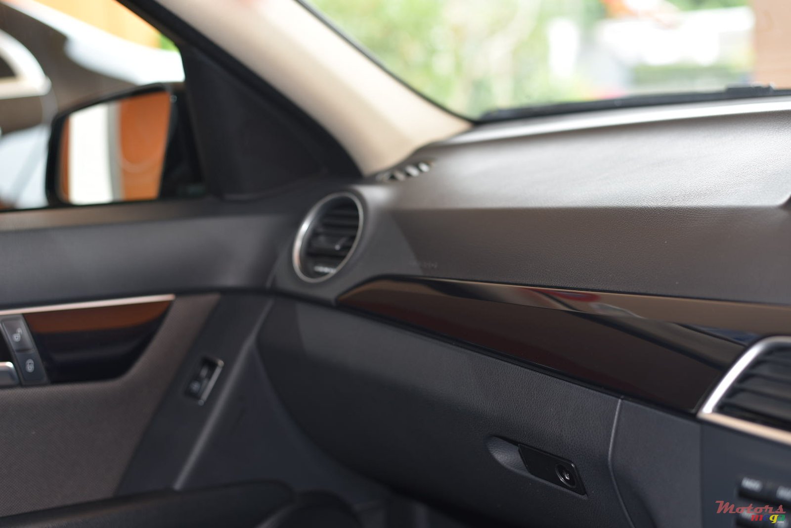 2013' Mercedes-Benz C-Class photo #3