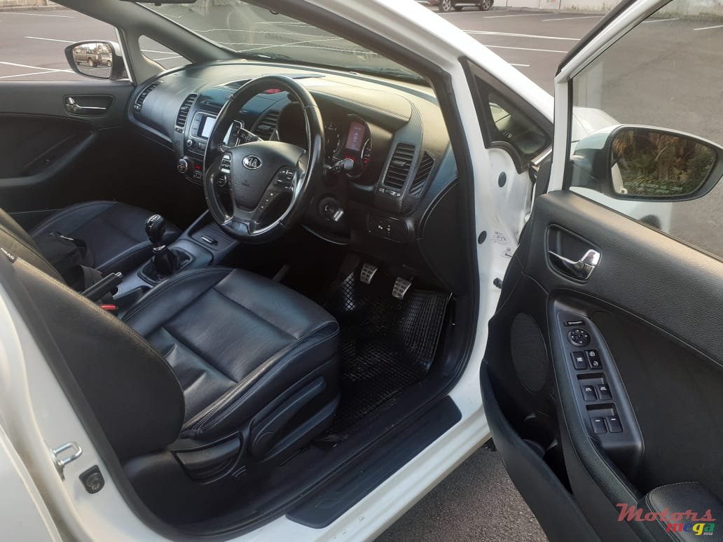 2014' Kia Cerato Fully executive photo #6