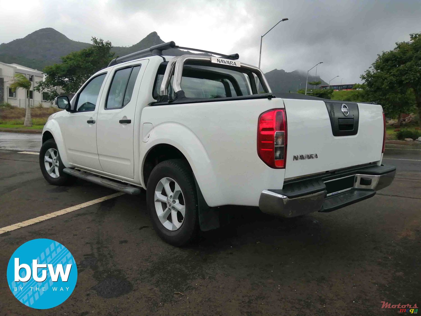 2010' Nissan Navara photo #3