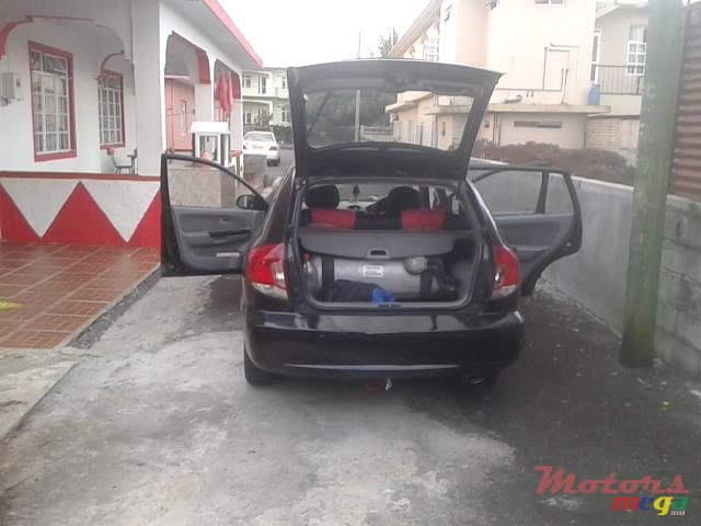 2004' Kia Rio photo #2