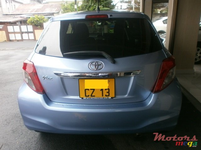 2013' Toyota Vitz photo #5