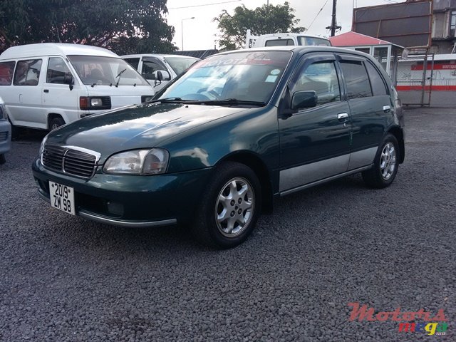 1998' Toyota Starlet Carat photo #2