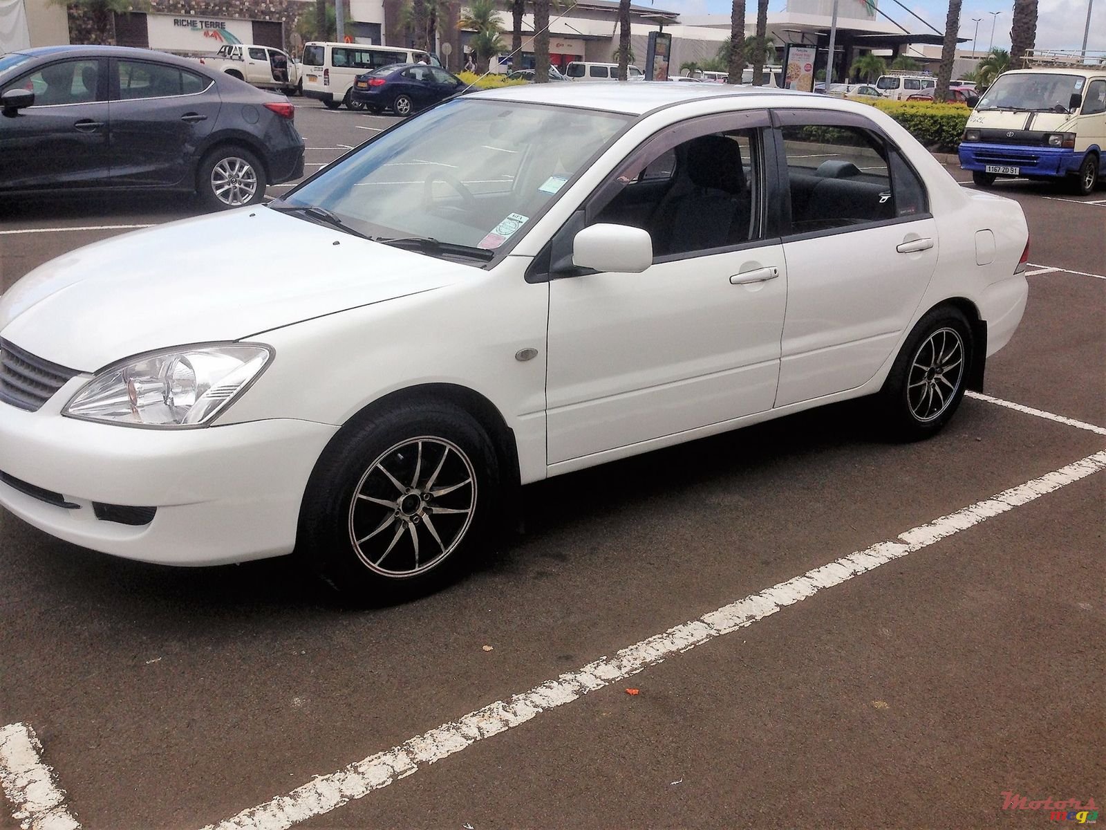 2006' Mitsubishi Lancer Original photo #5