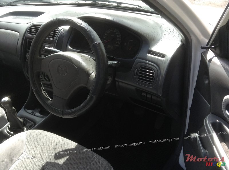 2001' Mazda photo #5
