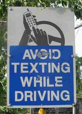 Poll shows 30% of young drivers text at the wheel