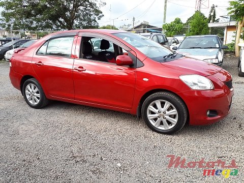 2009' Toyota Yaris photo #1