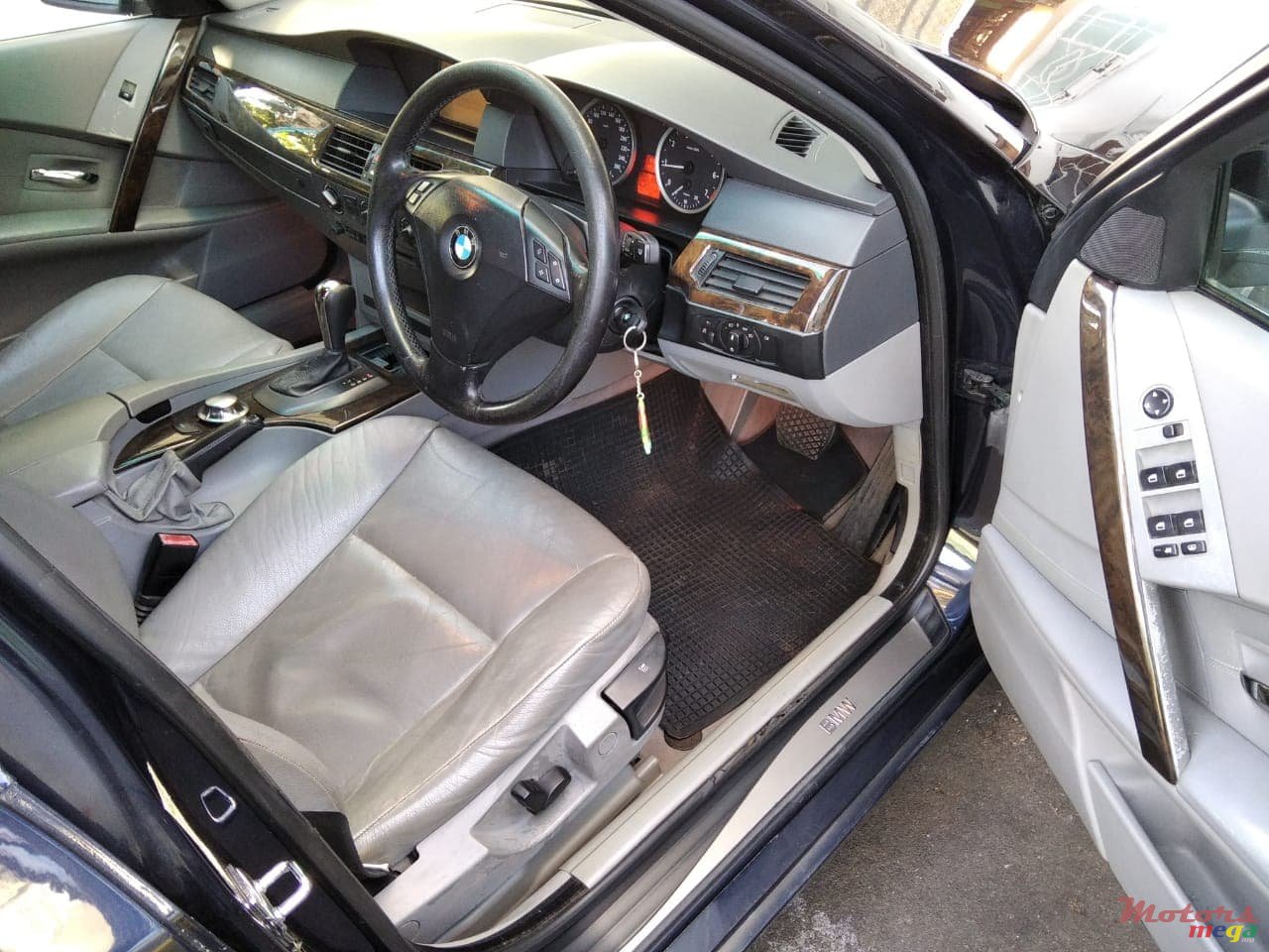 2004' BMW 520 photo #3