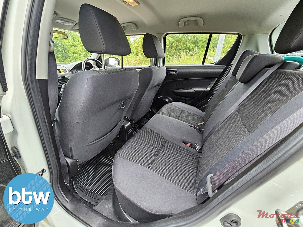 2016' Suzuki Swift photo #6