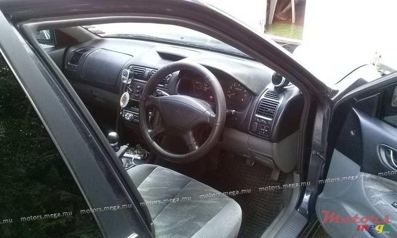 2003' Mitsubishi Galant photo #3